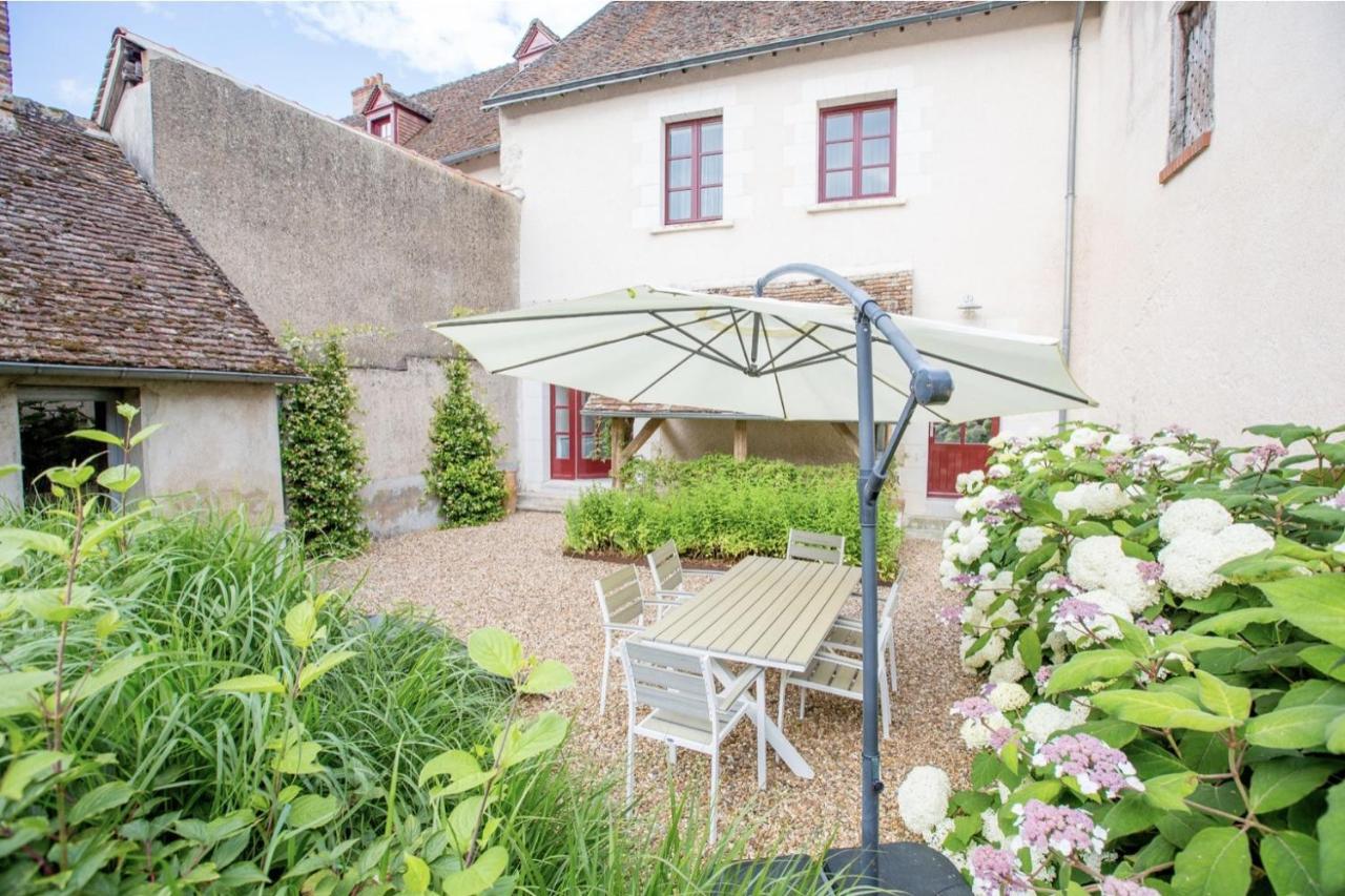 Les Suites Du Chateau De Cheverny Exteriör bild